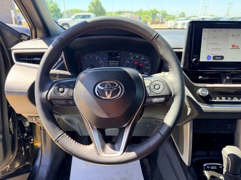 Used 2025 Toyota Corolla Cross AWD Hybrid image 13