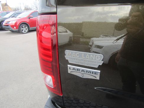 Used 2014 RAM 1500 Laramie w/ Convenience Group image 8