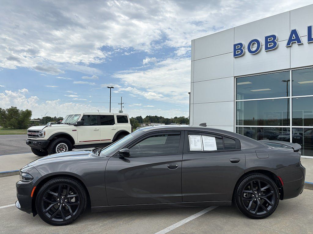 Used 2023 Dodge Charger SXT w/ Blacktop Package RWD image 2