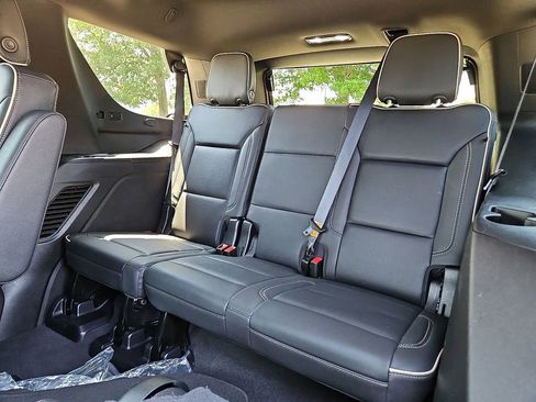 Certified 2023 GMC Yukon SLT AWD/4WD image 11