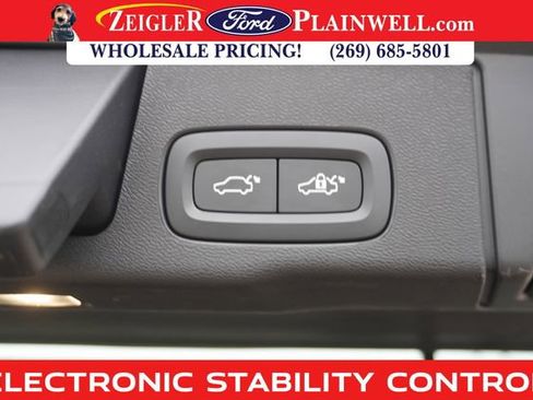 Used 2023 Volvo XC60 B5 Ultimate image 11