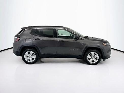 Used 2022 Jeep Compass Latitude FWD image 4