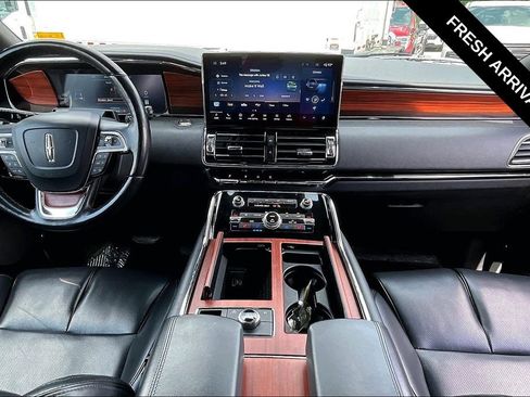 Used 2024 Lincoln Navigator L 4WD image 7