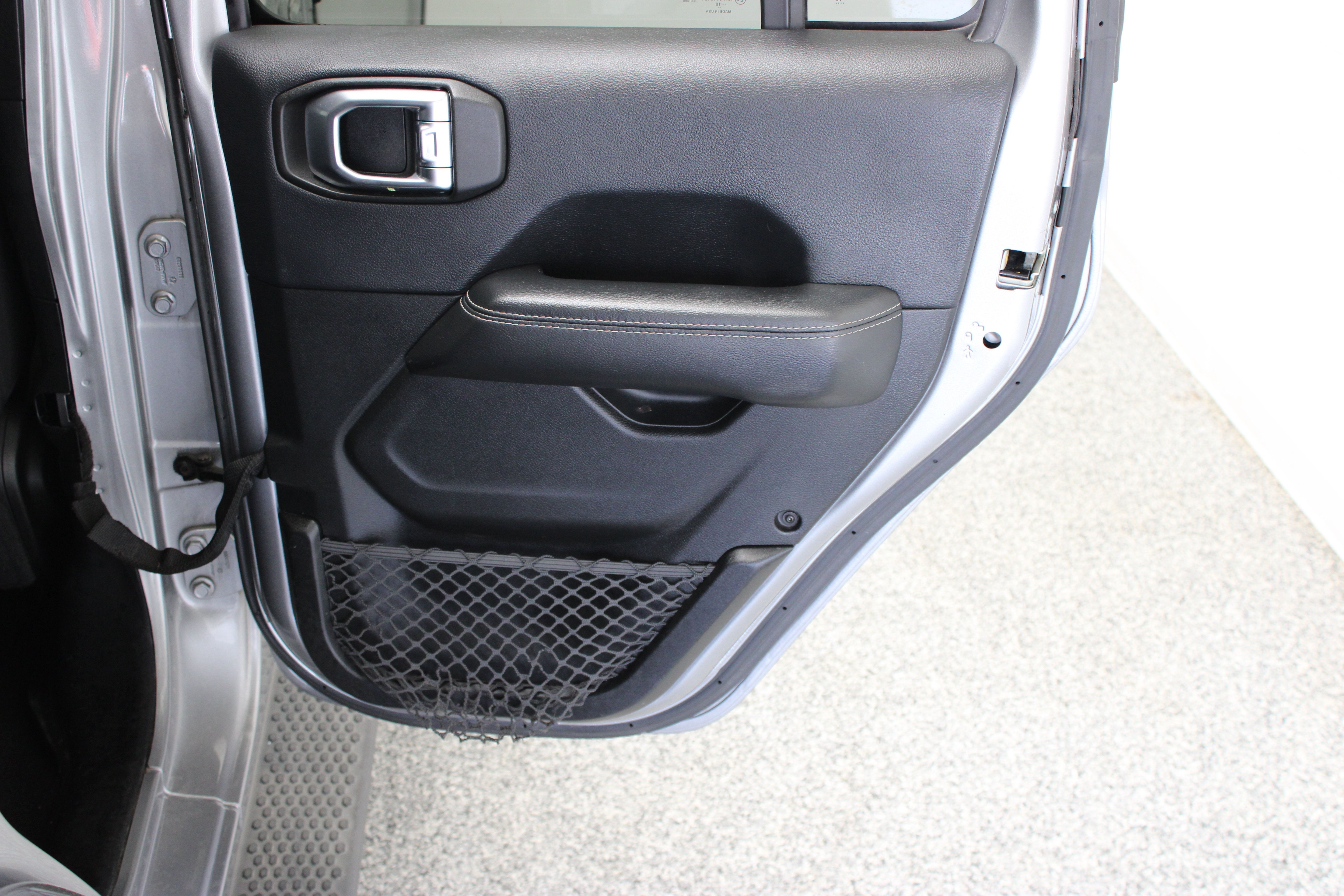 Used 2018 Jeep Wrangler Unlimited Sahara AWD/4WD image 33