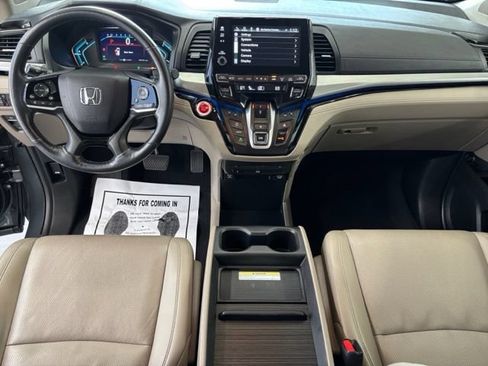 Used 2018 Honda Odyssey Elite image 12