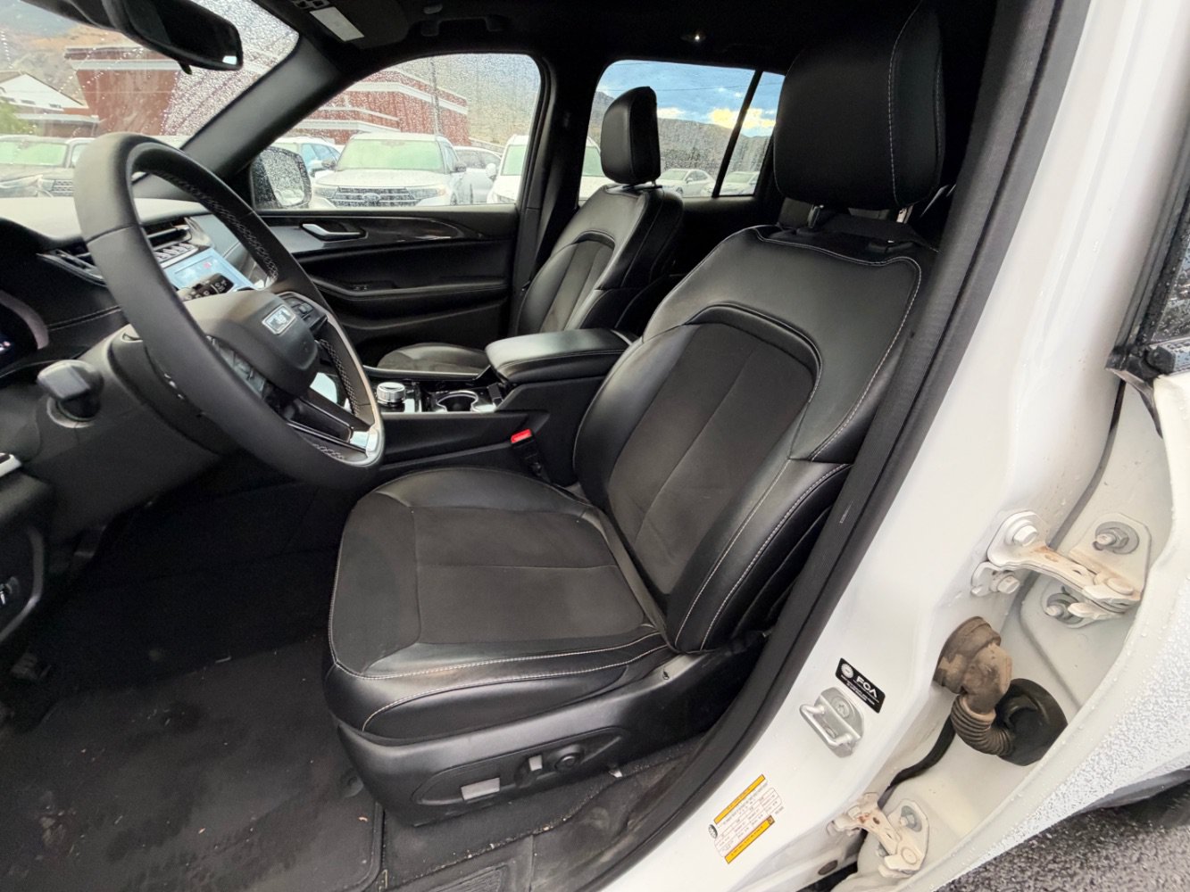 Used 2023 Jeep Grand Cherokee Altitude AWD/4WD image 16