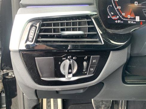 Used 2023 BMW M550i xDrive w/ Dynamic Handling Package image 43