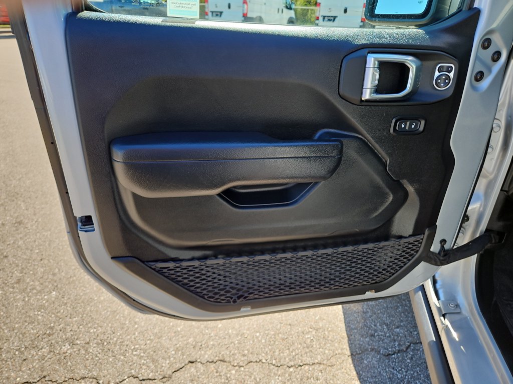 Used 2024 Jeep Wrangler Unlimited AWD/4WD image 20