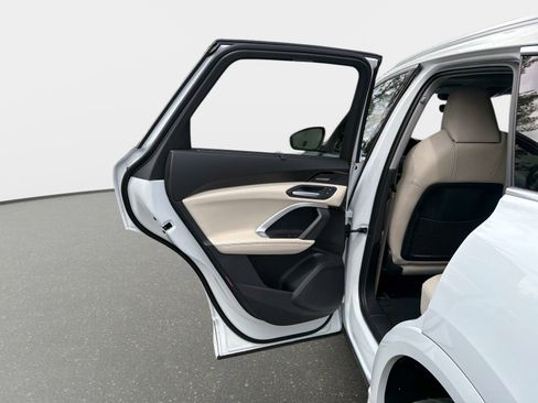 Used 2025 Audi Q5 Premium Plus image 29