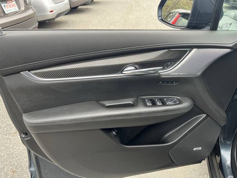 Used 2020 Cadillac XT6 Sport AWD/4WD image 28