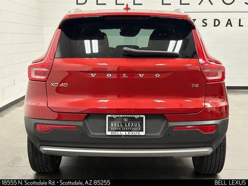 Used 2019 Volvo XC40 T4 Momentum FWD image 5