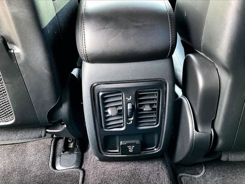 Certified 2018 Jeep Grand Cherokee Altitude image 15