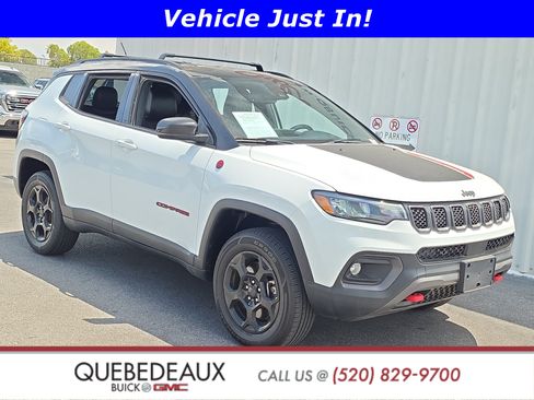 Used 2023 Jeep Compass Trailhawk w/ Trailhawk Convenience Group AWD/4WD image 1