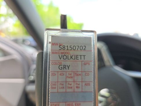 Used 2025 Volkswagen Jetta Sport image 4