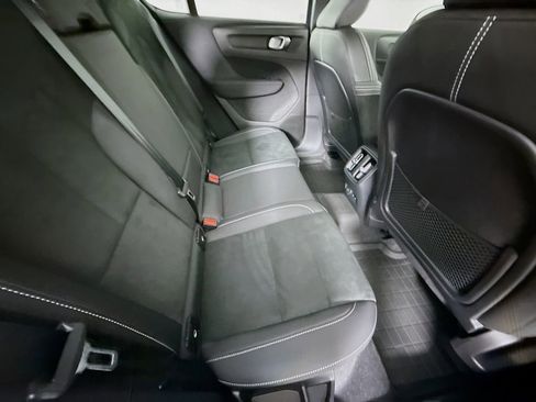 Used 2023 Volvo C40 P8 Recharge Plus w/ Climate Package image 27