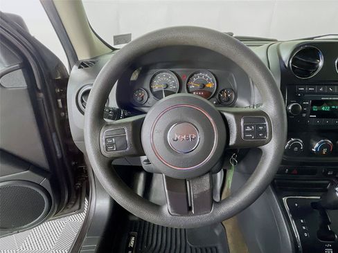 Used 2017 Jeep Patriot Sport w/ Power Value Group AWD/4WD image 13