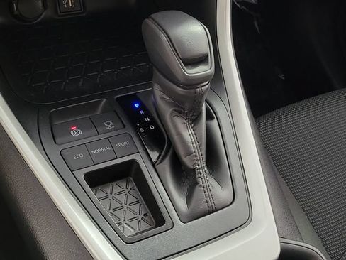 Used 2025 Toyota RAV4 LE FWD image 30