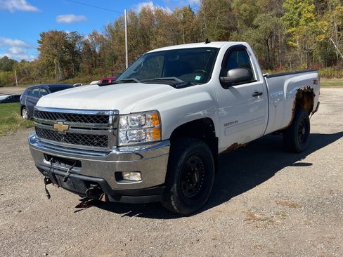 Used 2011 Chevrolet Silverado 2500 LT w/ Interior Plus Package image 3