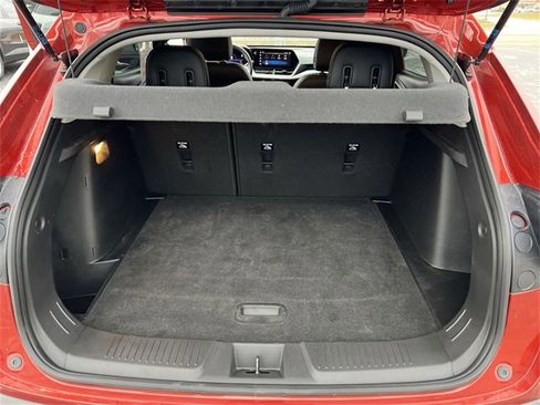 Certified 2024 Chevrolet Trax LT w/ Driver Confidence Package image 17