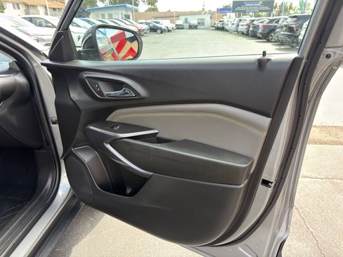 Used 2024 Chevrolet Trax ACTIV w/ Sunroof Package FWD image 11