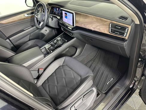 Used 2024 Volkswagen Atlas SE image 27