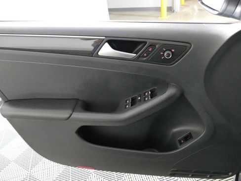 Used 2017 Volkswagen Jetta SEL FWD image 26