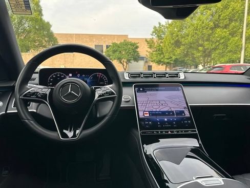 Used 2025 Mercedes-Benz S 580e 4MATIC Sedan image 11