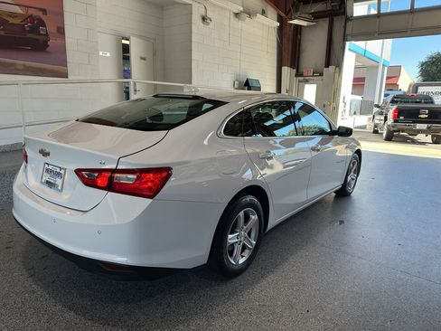 Used 2024 Chevrolet Malibu LT image 4