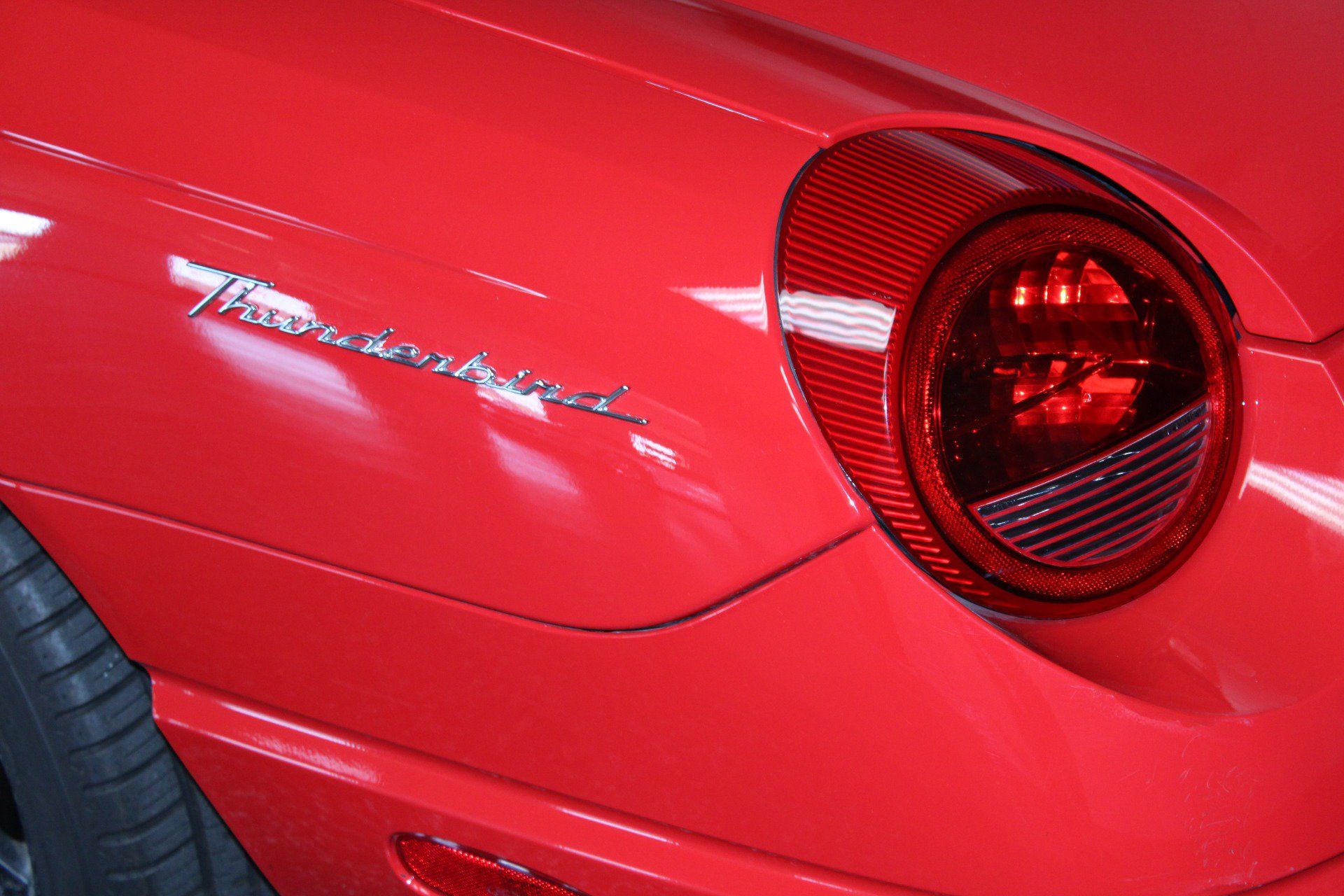 Used 2005 Ford Thunderbird RWD image 21