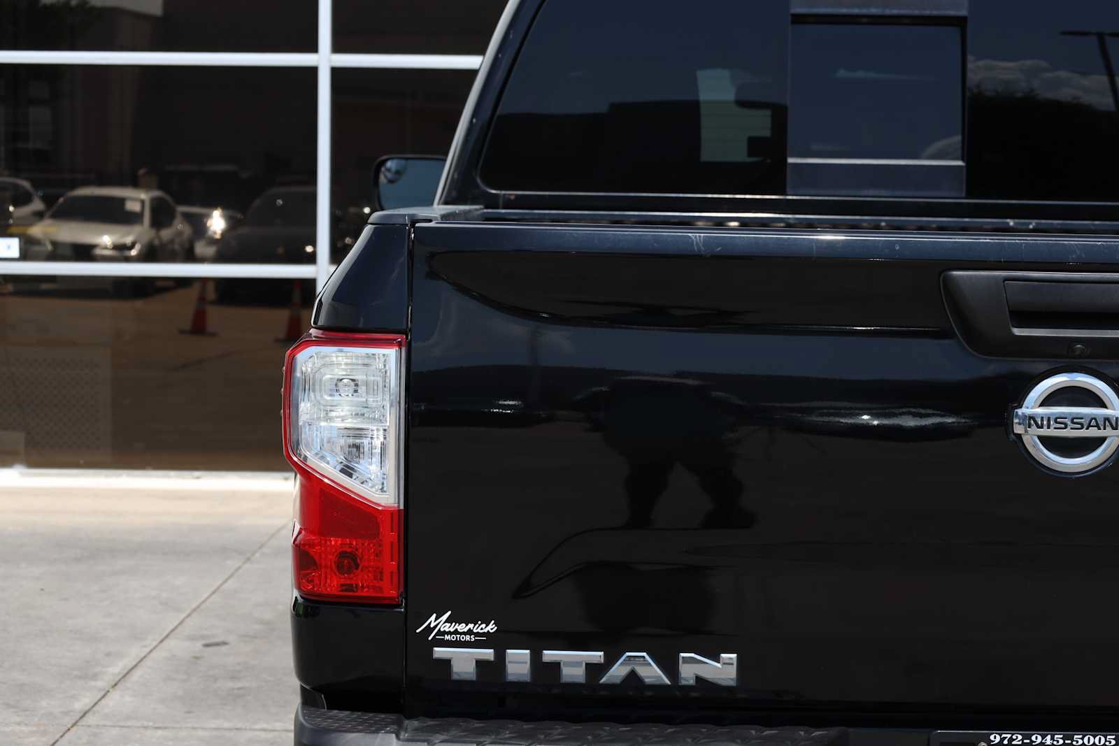 Used 2017 Nissan Titan SV RWD image 48