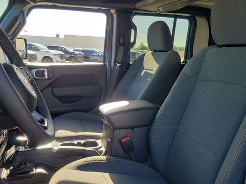 New 2026 Jeep Gladiator Sport AWD/4WD image 13