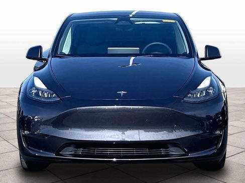 Used 2024 Tesla Model Y Long Range AWD/4WD image 2