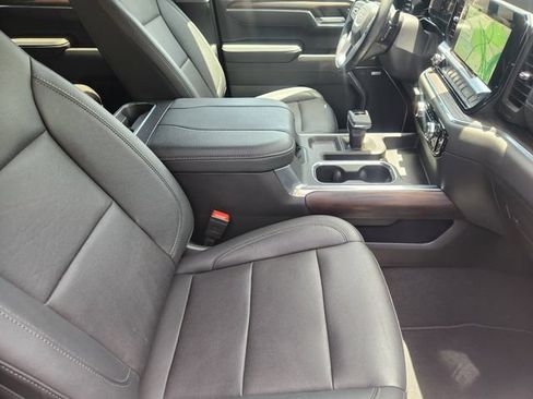 Used 2025 GMC Sierra 1500 SLT RWD image 14