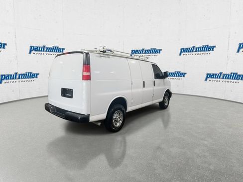 Used 2018 Chevrolet Express 2500 w/ Driver Convenience Package RWD image 10