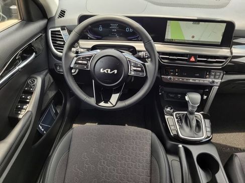 New 2026 Kia Seltos S FWD image 12