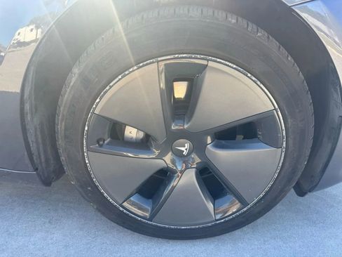Used 2021 Tesla Model 3 Standard Range Plus image 15