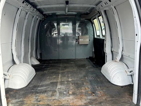 Used 2013 GMC Savana 1500 AWD image 16