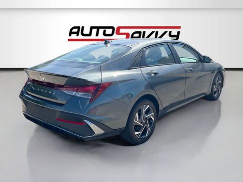 Used 2025 Hyundai Elantra Sport FWD image 7