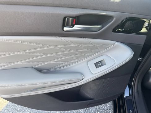 Used 2019 Toyota Avalon Limited w/ Advanced Safety Package FWD image 12
