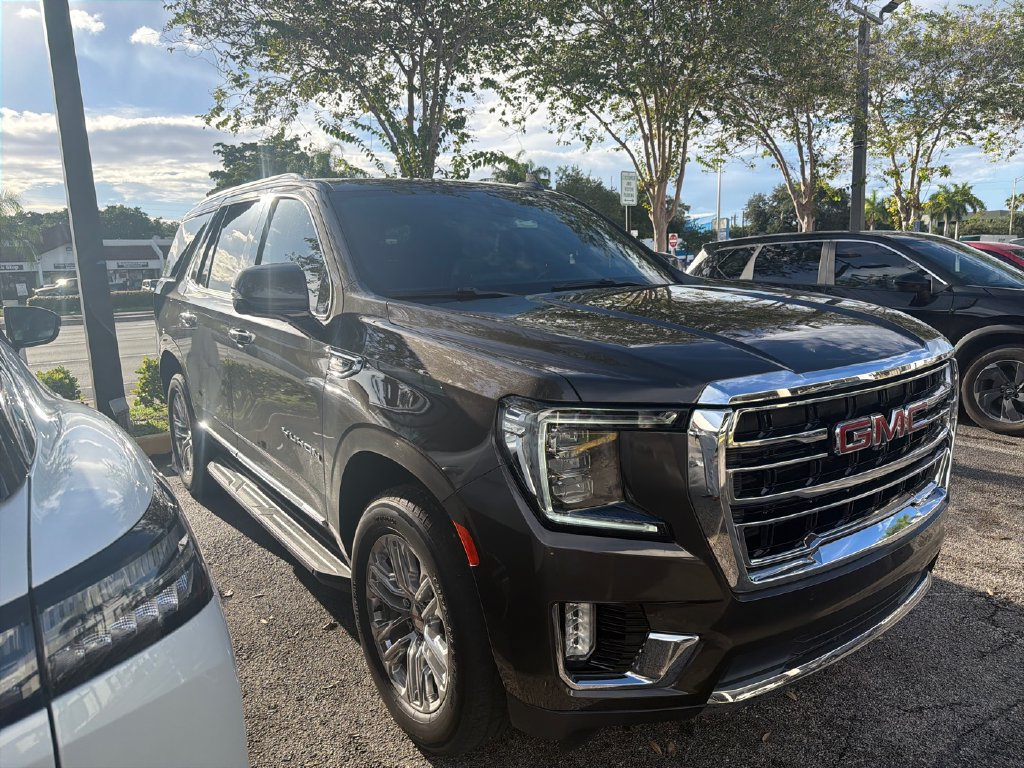 Used 2021 GMC Yukon SLT w/ SLT Luxury Plus Package RWD image 2