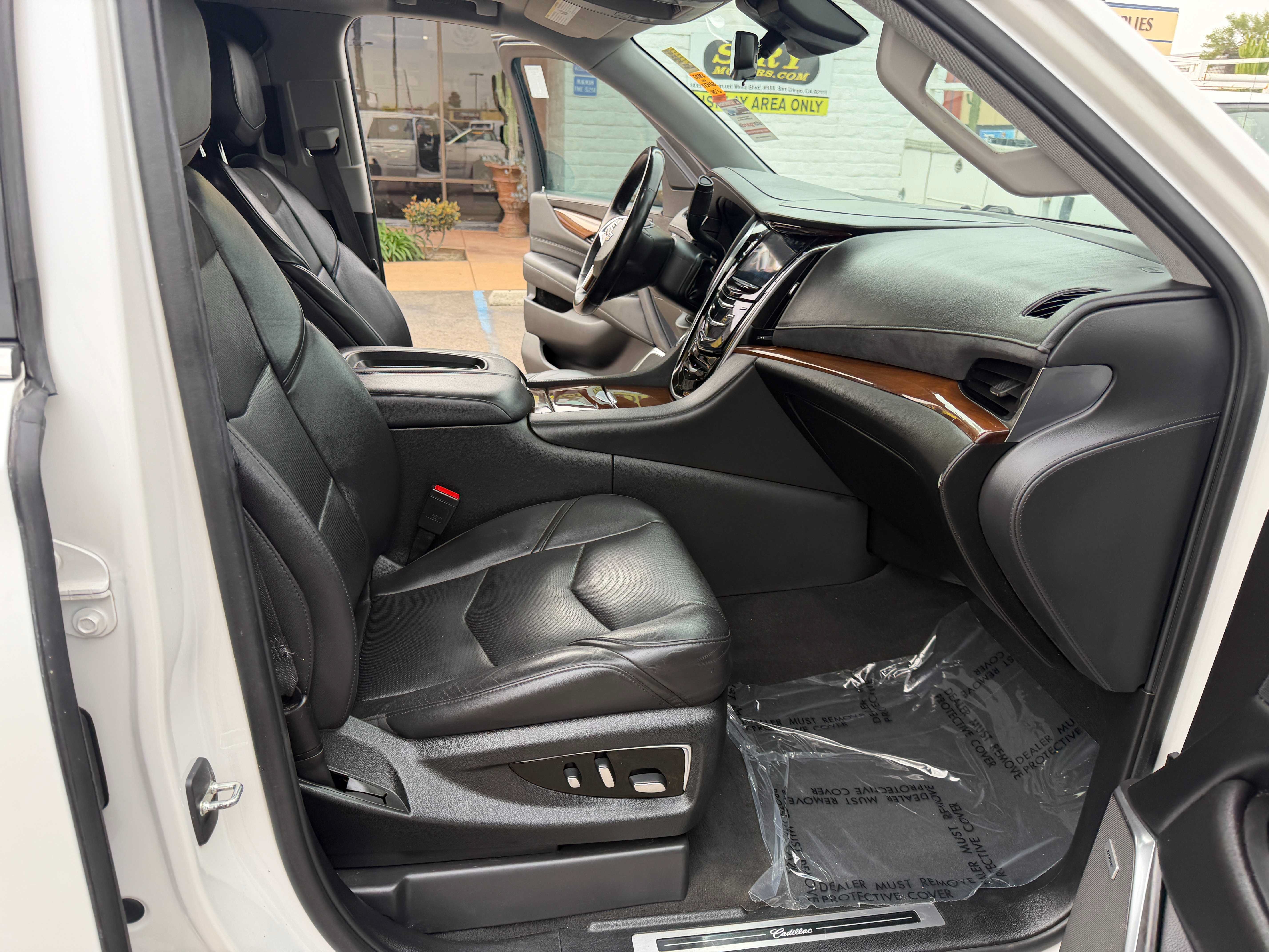 Used 2020 Cadillac Escalade Luxury RWD image 22