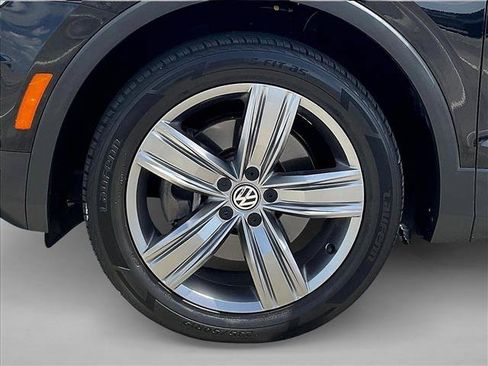 Used 2021 Volkswagen Tiguan SEL FWD image 10