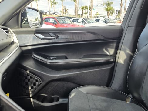 New 2025 Jeep Grand Cherokee 4WD image 13