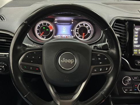 Used 2020 Jeep Cherokee Limited w/ Technology Group FWD image 6