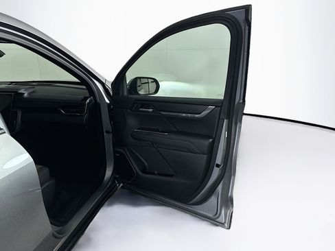 Used 2025 GMC Acadia Elevation image 34