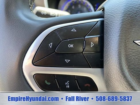Used 2023 Chrysler Voyager LX FWD image 14
