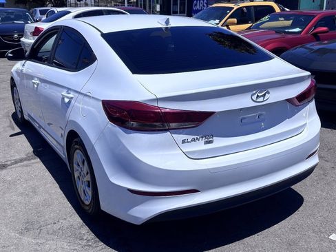 Used 2017 Hyundai Elantra SE FWD image 4