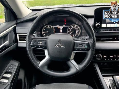 Used 2024 Mitsubishi Outlander SE Black Edition image 5