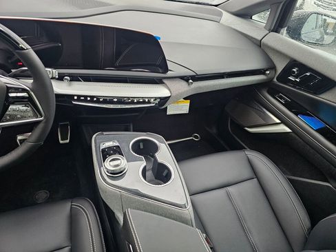 New 2026 Cadillac Optiq Luxury 1 image 25