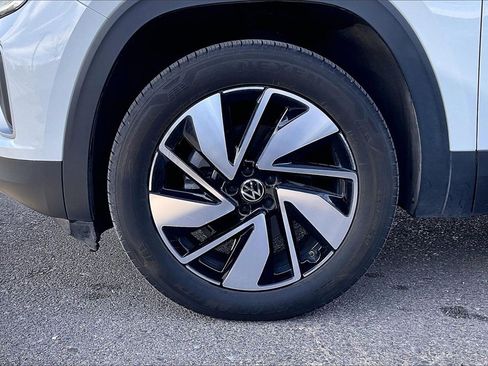Used 2025 Volkswagen Atlas SE image 9